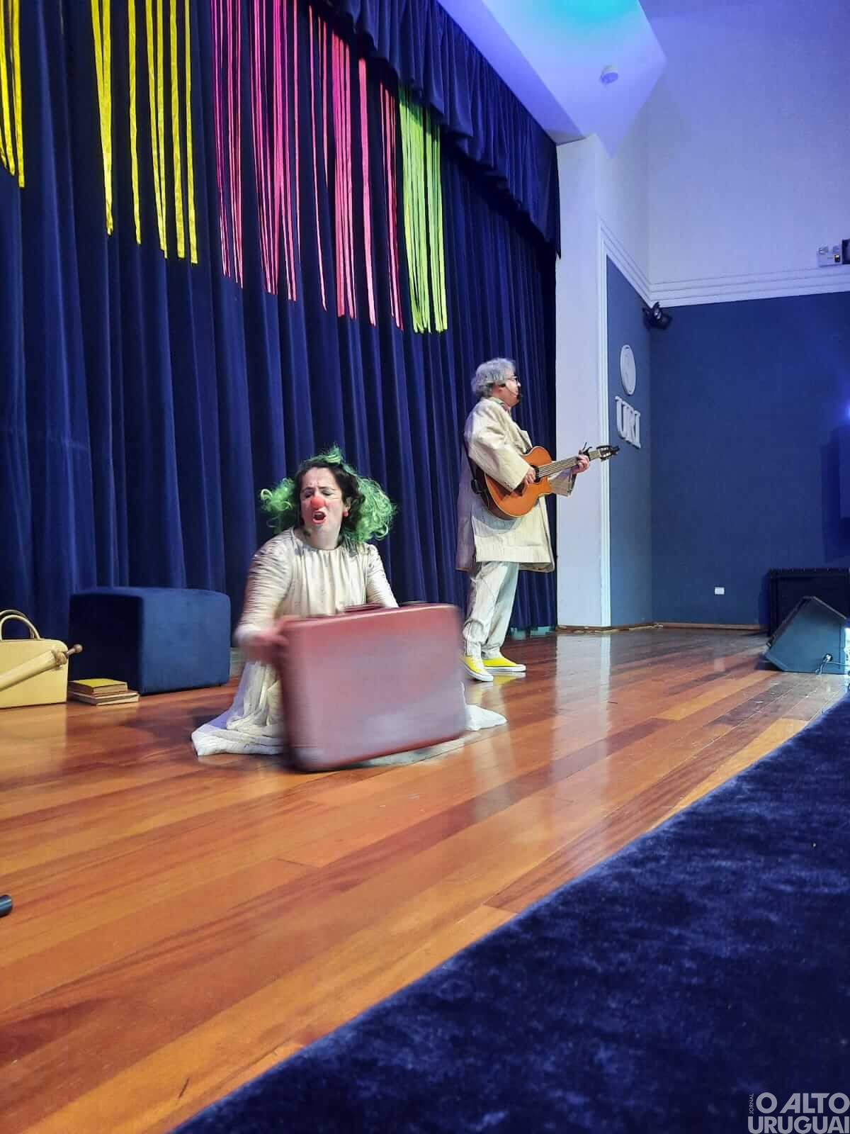 Escola Afonso Pena promove peça teatral comemorativa aos seus 60 anos