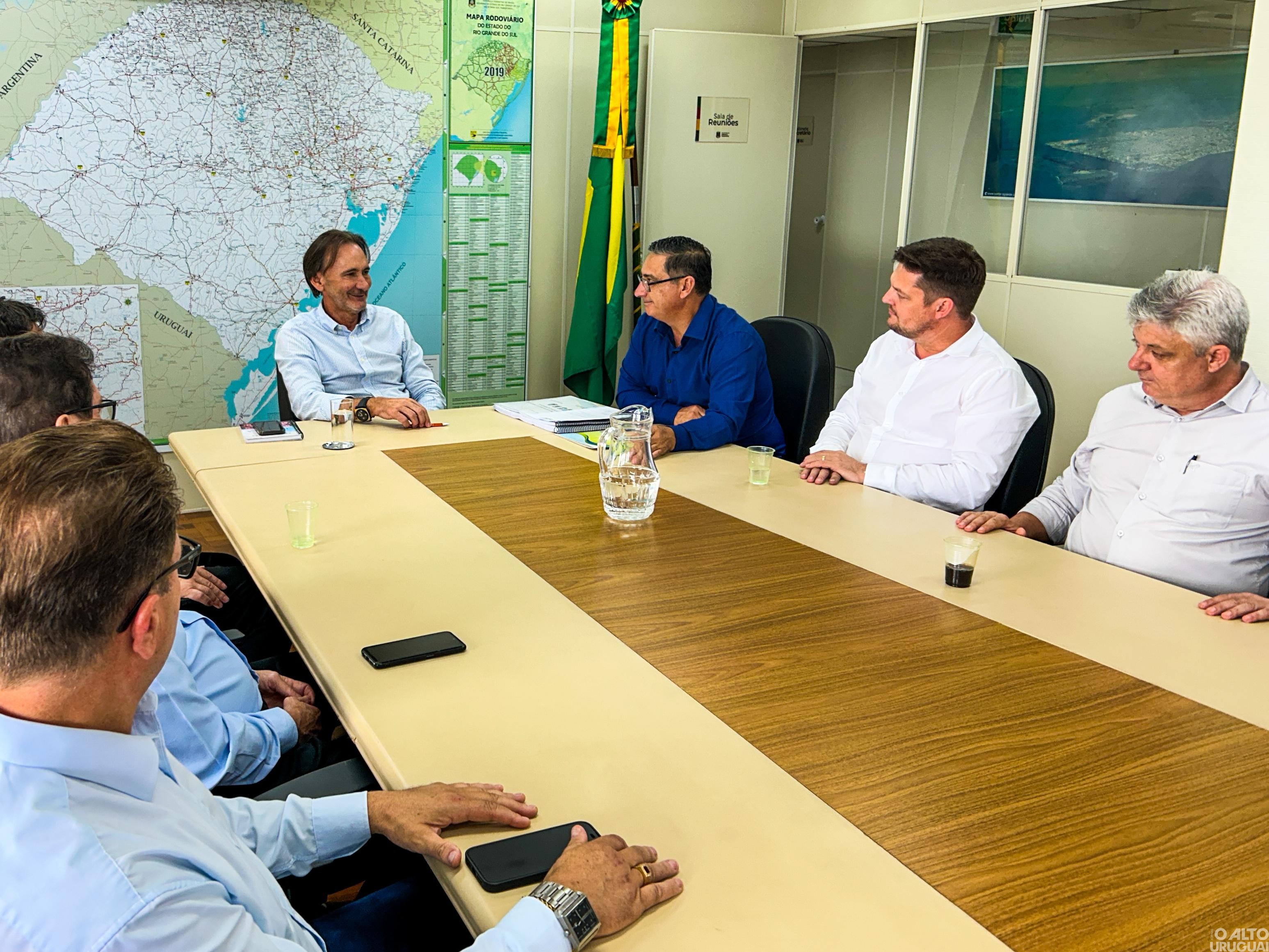 Prefeitos da região discutem ligações asfálticas com o secretário de Logística e Transportes do RS