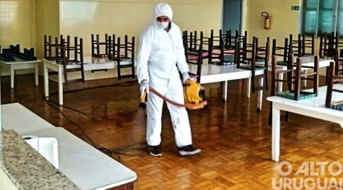 Escolas municipais de Iraí passam por sanitização