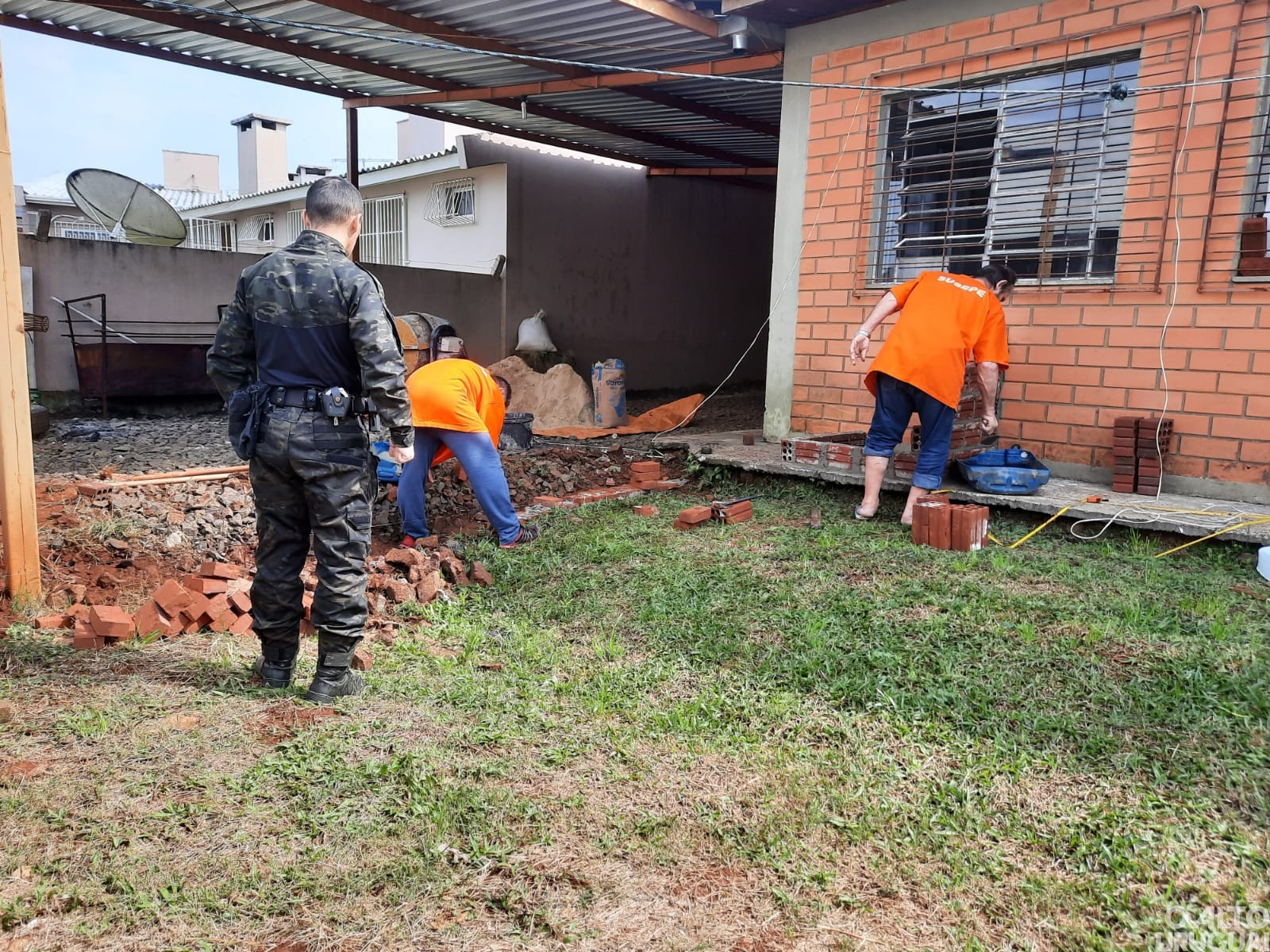 Apenados trabalham em reforma no batalhão da Patram