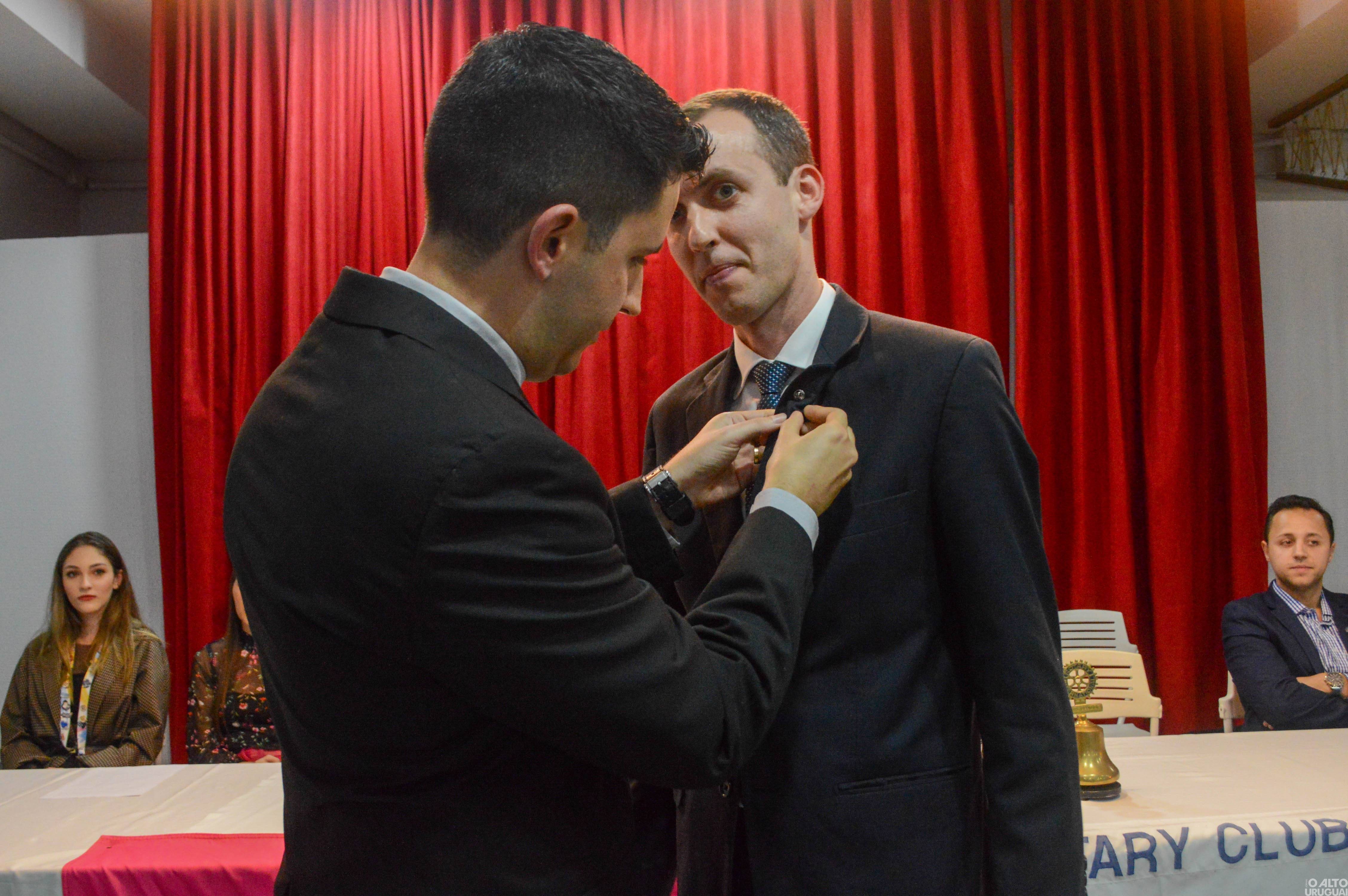 Novas diretorias dos Rotarys tomam posse em FW