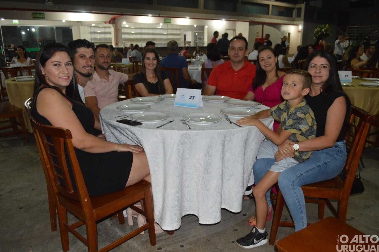Jantar de lançamento da 14ª edição da Feira do Peixe de Taquaruçu do Sul reúne grande público regional