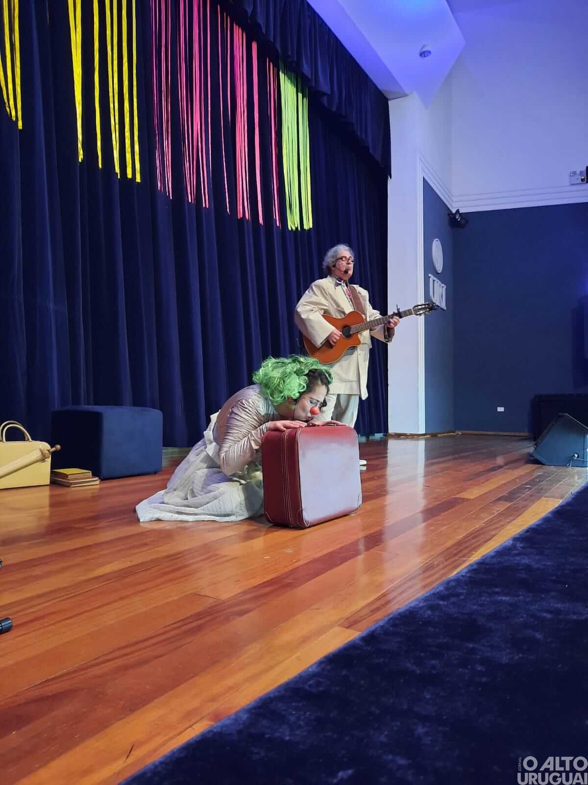 Escola Afonso Pena promove peça teatral comemorativa aos seus 60 anos