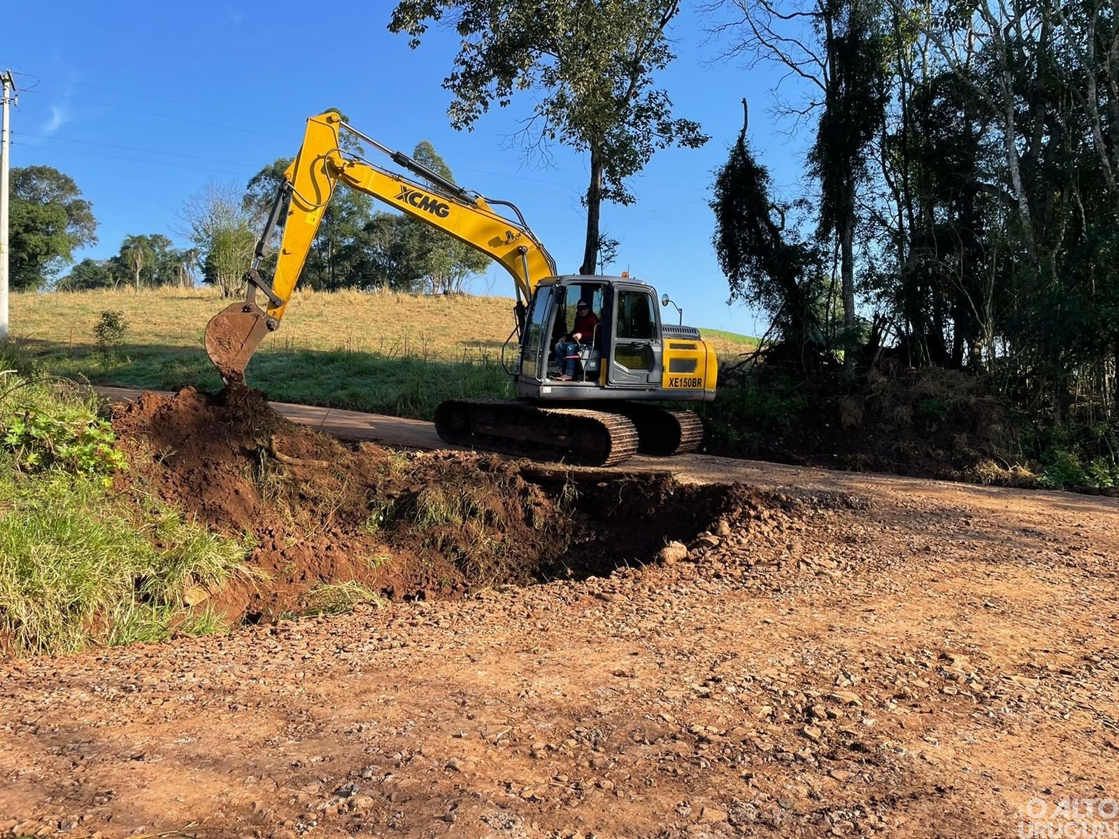 Administração de Caiçara realiza melhorias em estradas