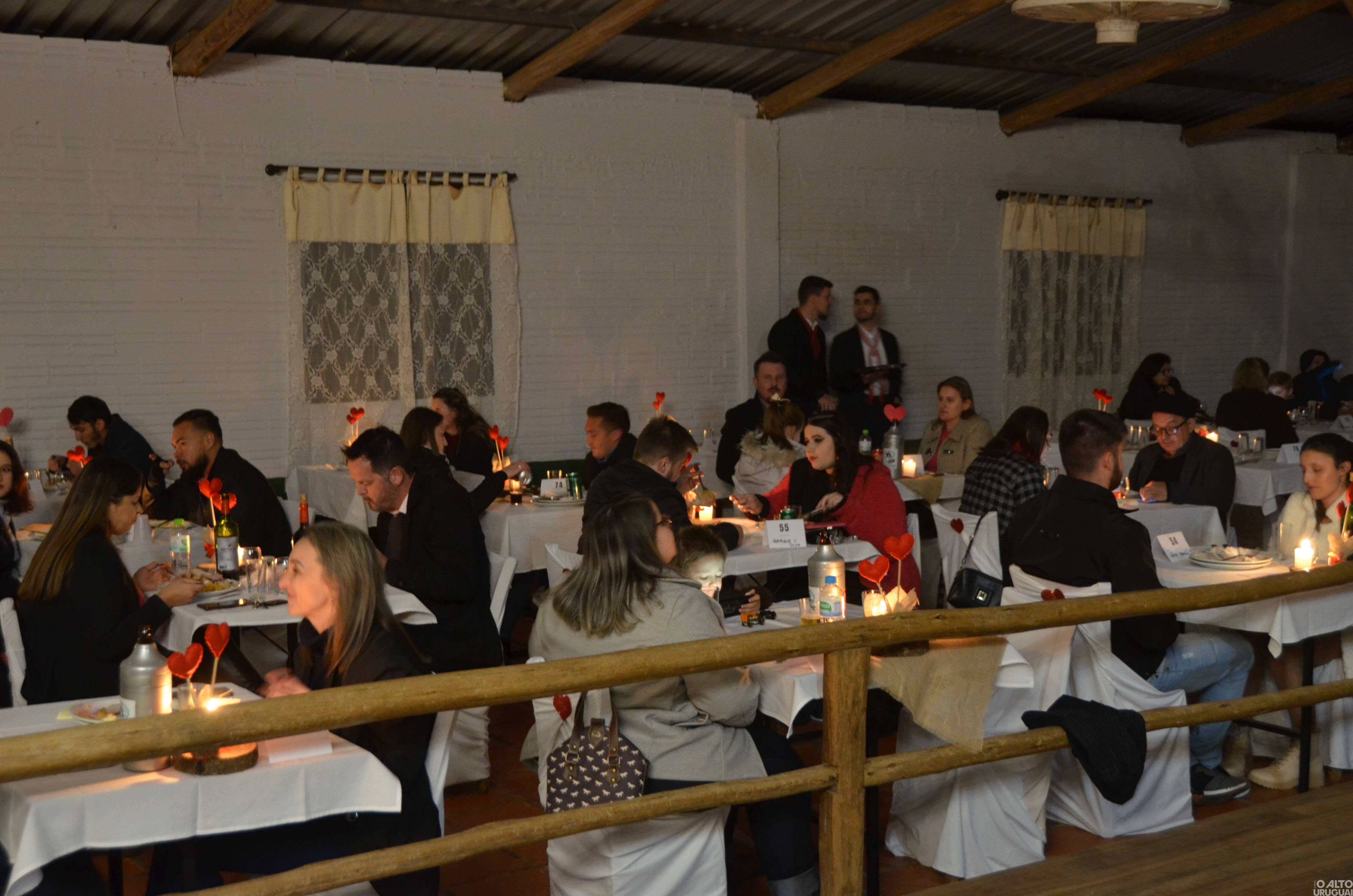 Noite do Galanteio reúne casais no CTG Rodeio da Querência