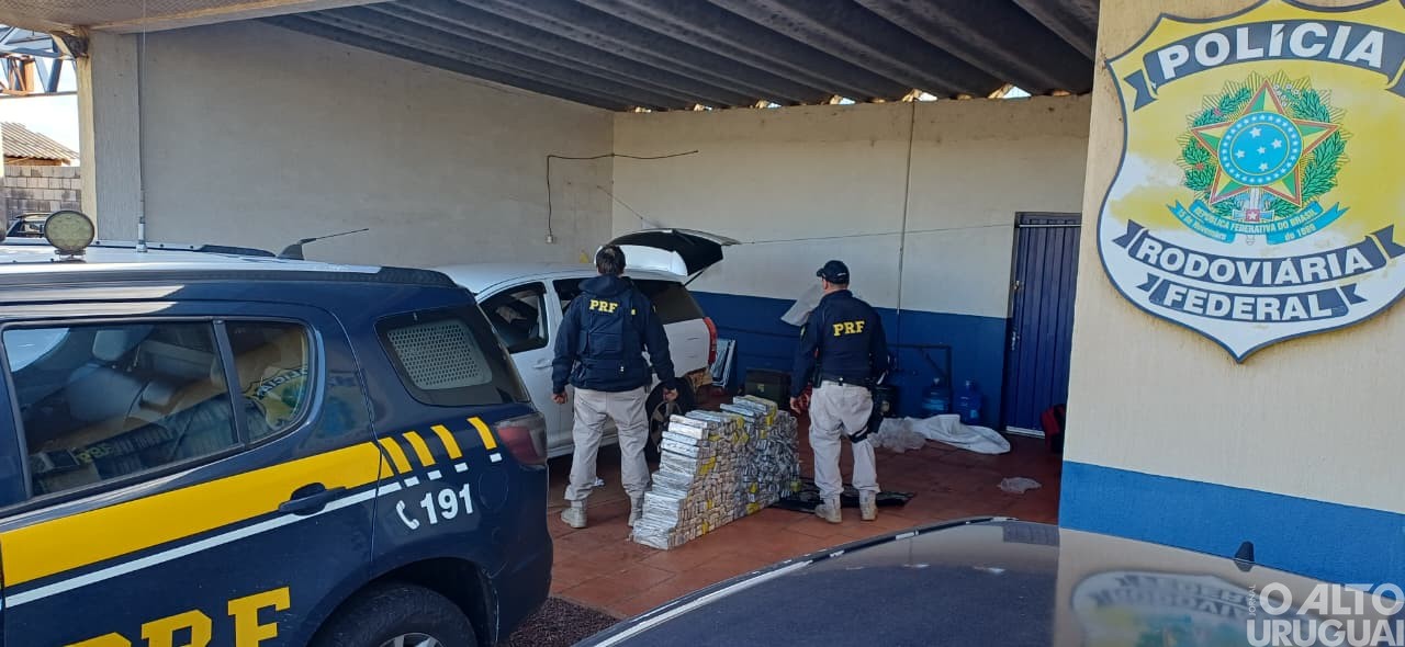 PRF prende casal paraguaio com carro carregado de maconha em Seberi