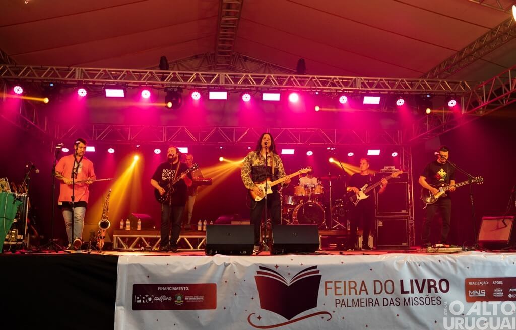 Mais de cinco mil pessoas participam da Feira do Livro de Palmeira das Missões