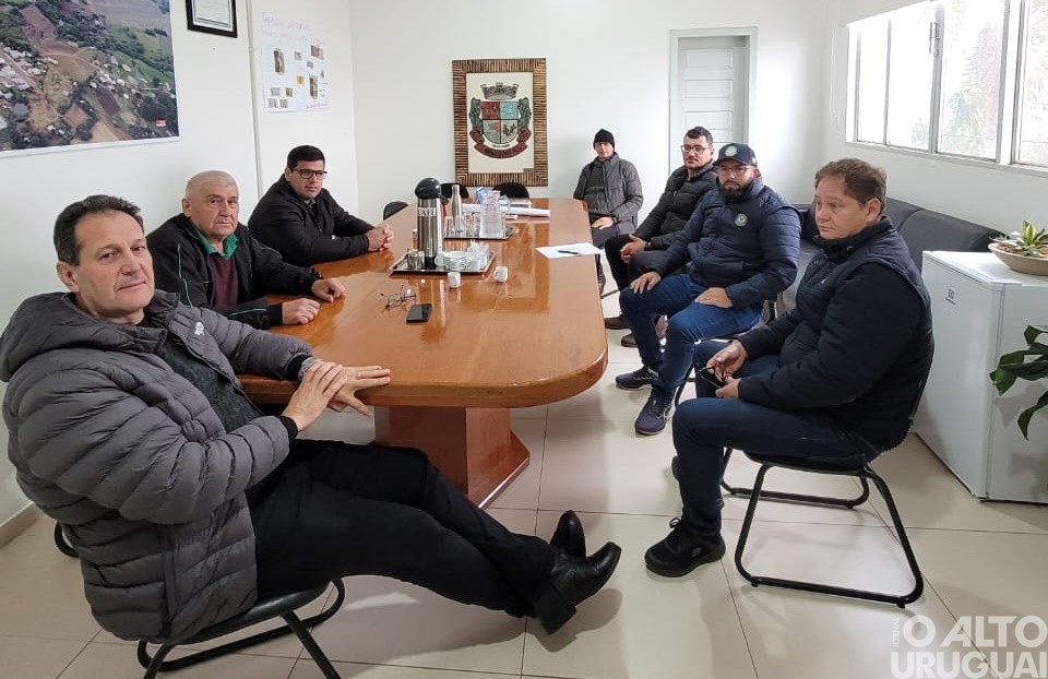 Entidades e Poder Público de Caiçara reúnem-se em apoio à mobilização dos agricultores