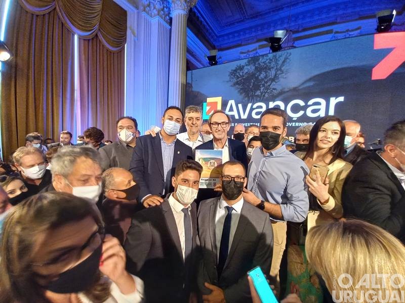 Prefeito de FW firma convênio para o Pavimenta Mais