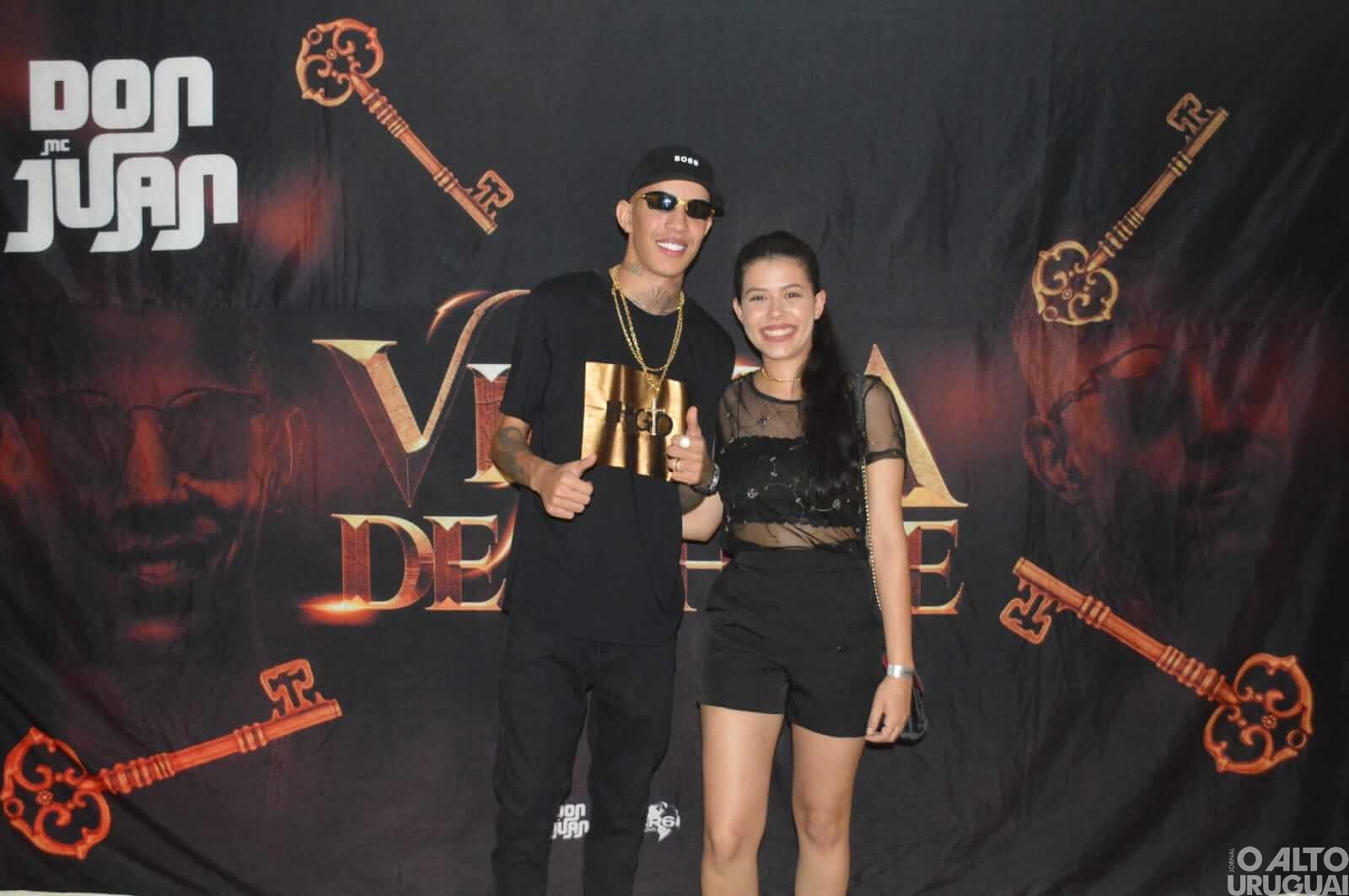 Show de MC Don Juan anima público em FW