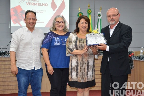 Campus UFSM/FW celebra 18 anos de história com homenagens e confraternização