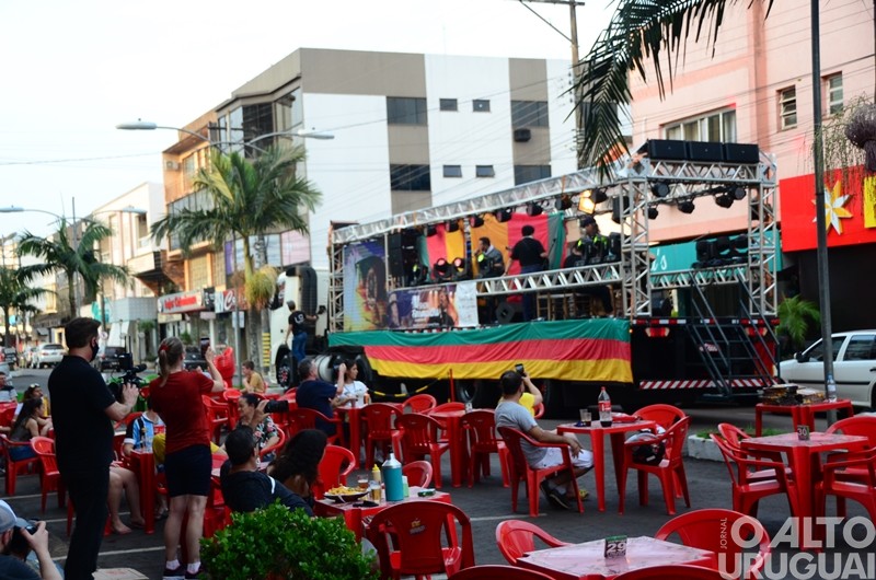 Renato Borghetti e Daniel Torres apresentam show farroupilha em FW