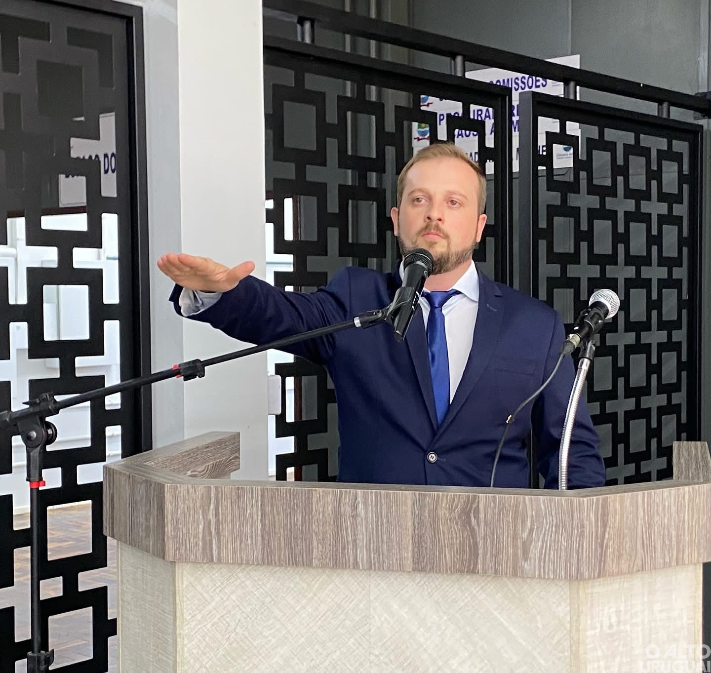 Volmir Bielski e Lucas Balestrin tomam posse como prefeito e vice de Iraí