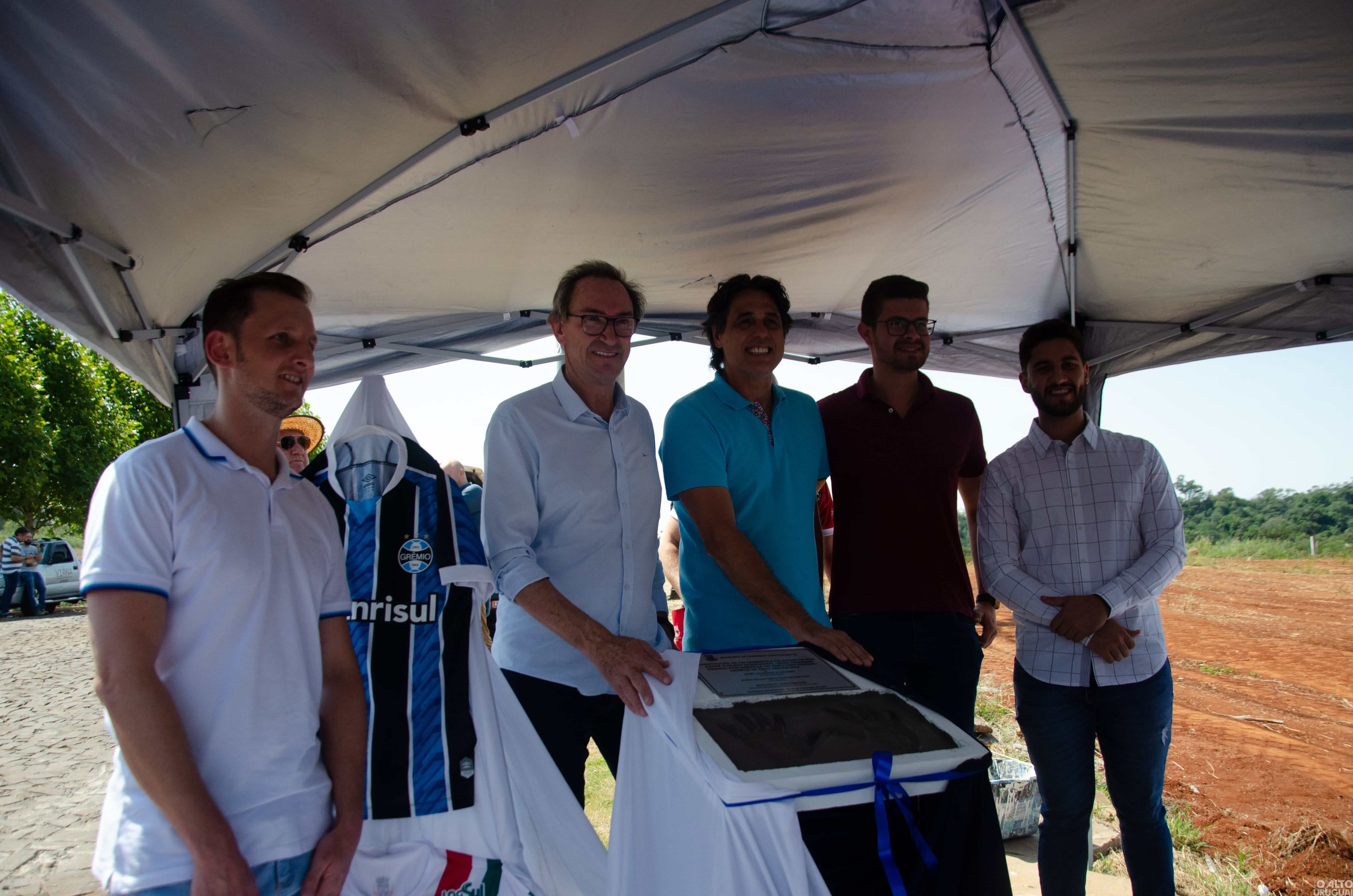 Secretário estadual do Esporte e Lazer visita obra em Frederico Westphalen