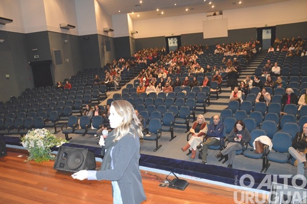 Seminário sobre o Autismo reúne mais de 300 pessoas em FW