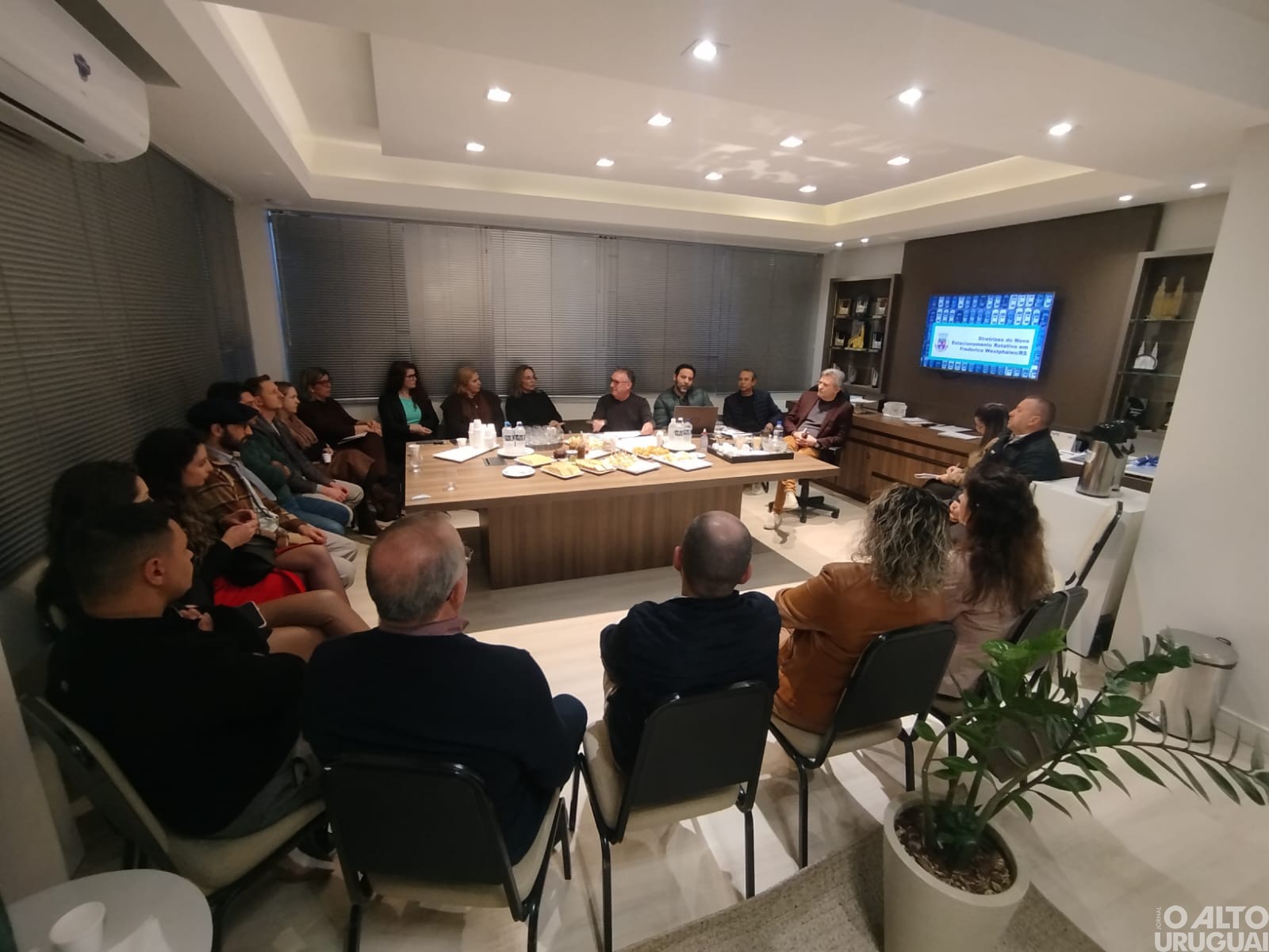 Projeto do estacionamento rotativo é apresentado ao Legislativo e AEFW