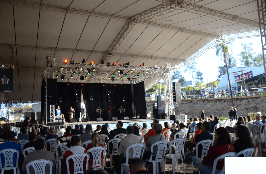 Grupo Os Gaudérios anima Expofred Cultural