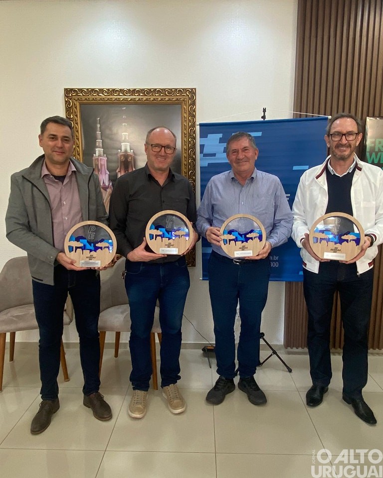 Prefeito de Caiçara recebe Prêmio Prefeitura Empreendedora