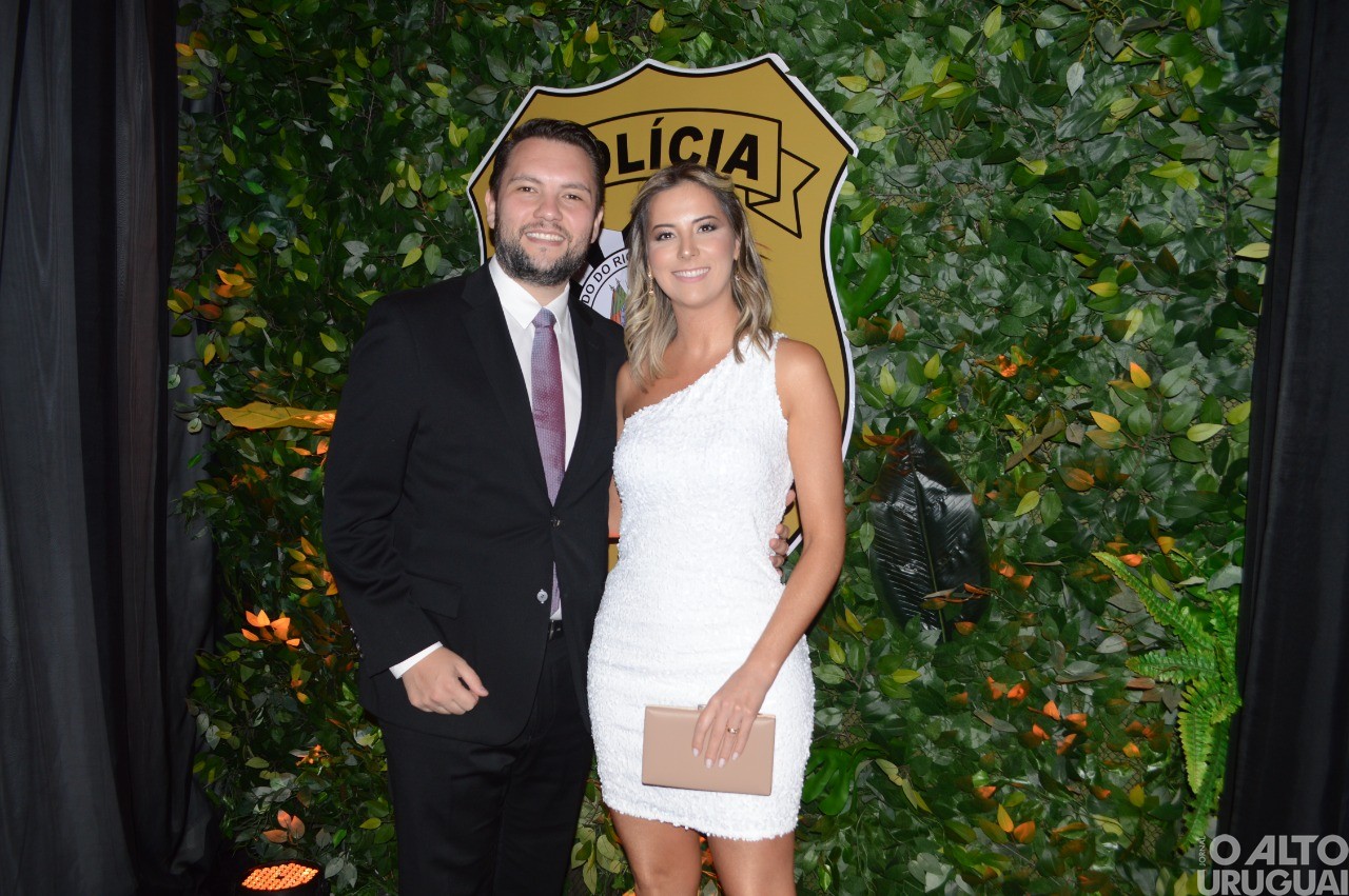 Baile Golden Night da 14ª DRPI homenageia parceiros da Polícia Civil na região