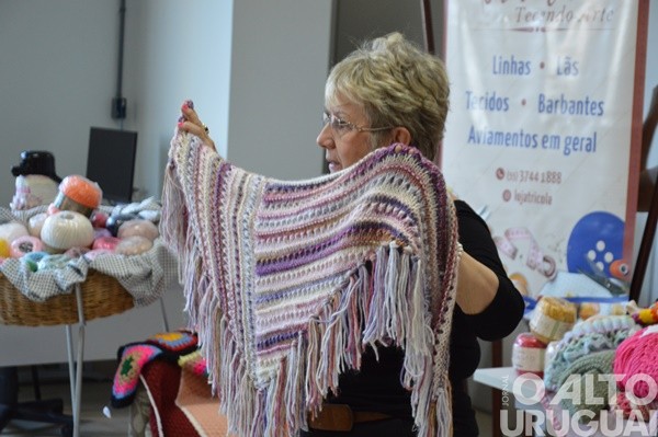 Tricolã promove workshop de tricô e crochê em FW