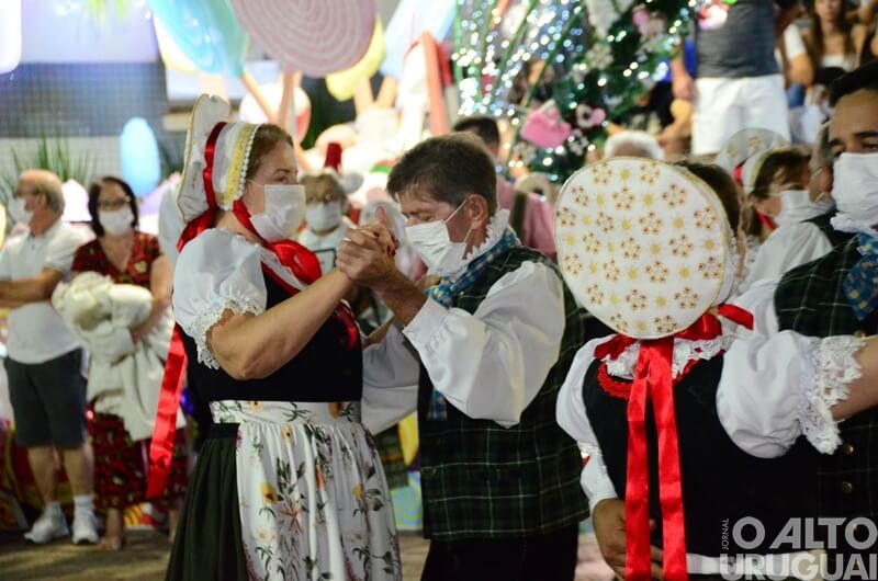 Apresentações do Centro Cultural 25 de Julho marcam noite do Frederico em Luz