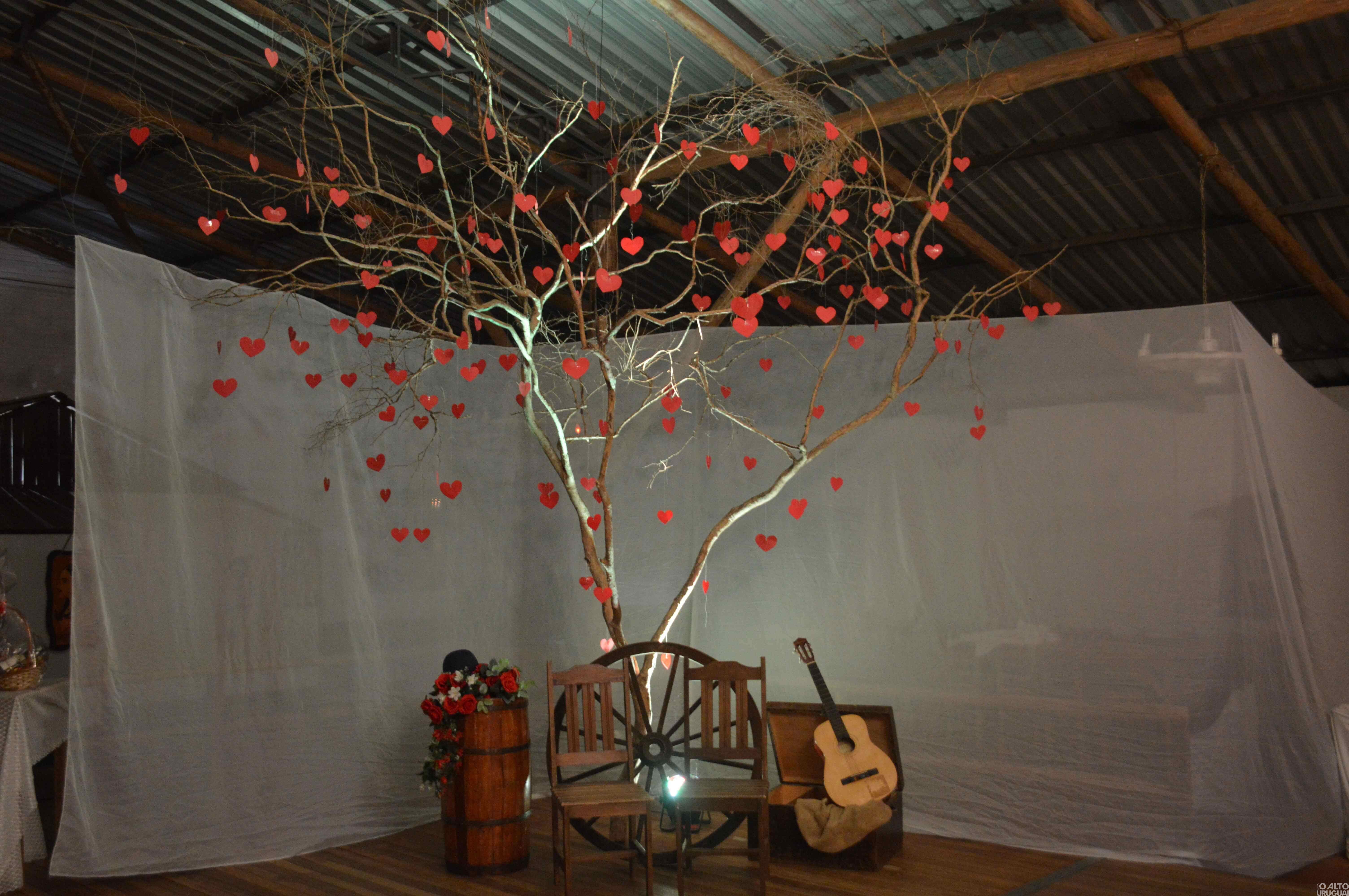 Noite do Galanteio reúne casais no CTG Rodeio da Querência