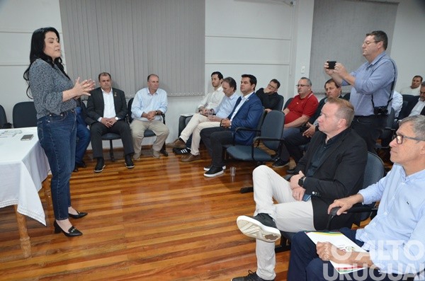 Amng realiza reunião de prefeitos durante Festiplan em Planalto