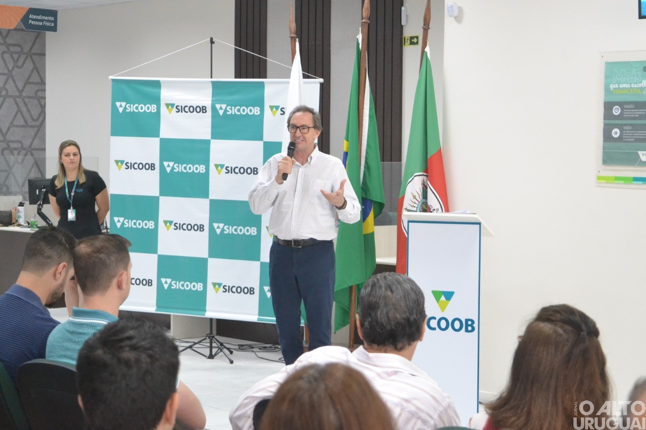 Sicoob Oestecredi reinaugura agência em novo espaço em FW