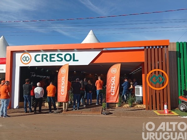 Cresol Raiz está presente na feira com atrações interativas, negócios e presença marcante no agro