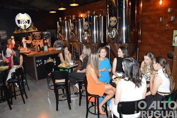 Divina Femme celebra nove anos com evento beneficente