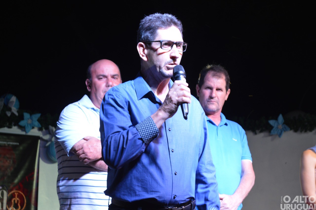 Acendimento de luzes marca a abertura do Natal em Rodeio Bonito