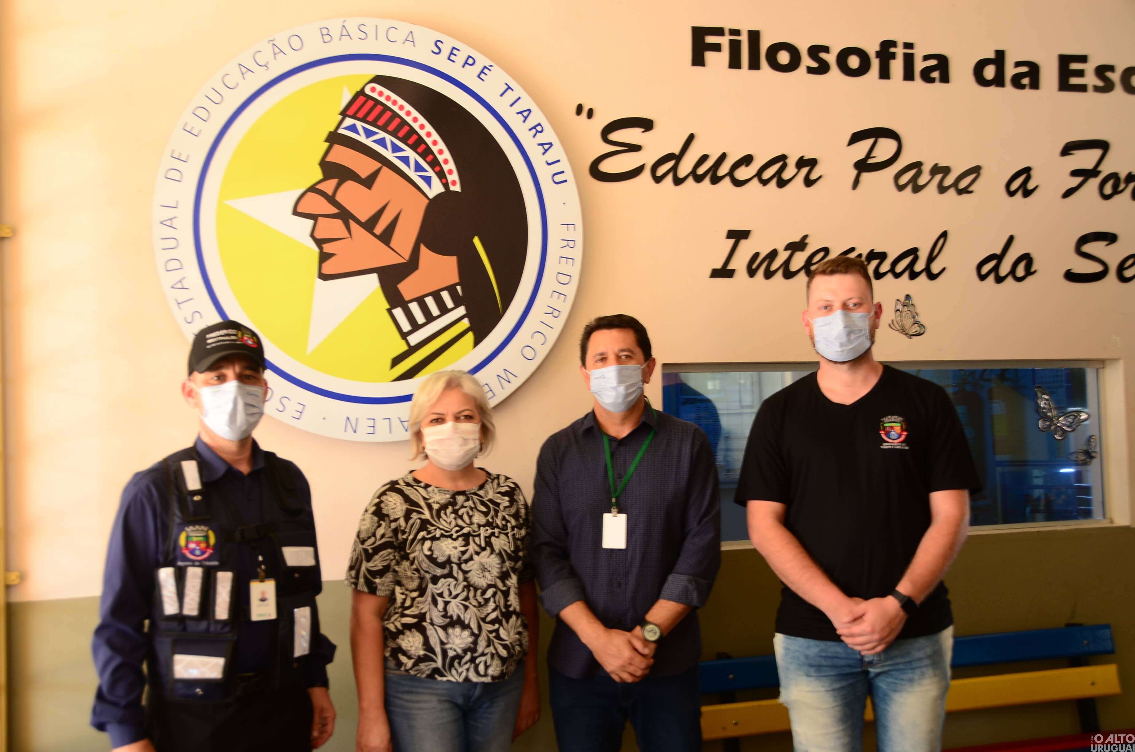 Departamento de Trânsito realiza ações nas escolas de FW