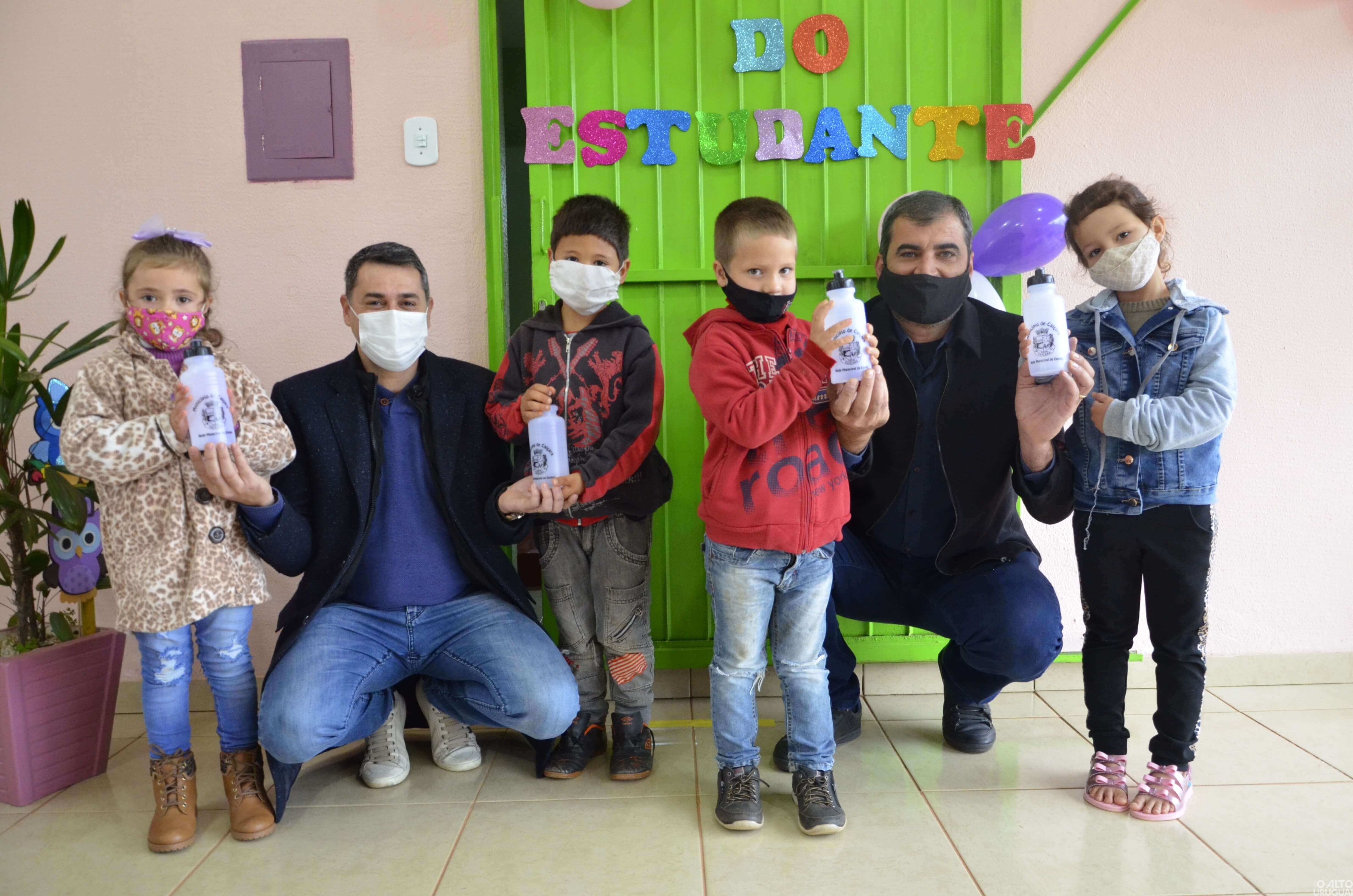 Estudantes caiçarenses são homenageados