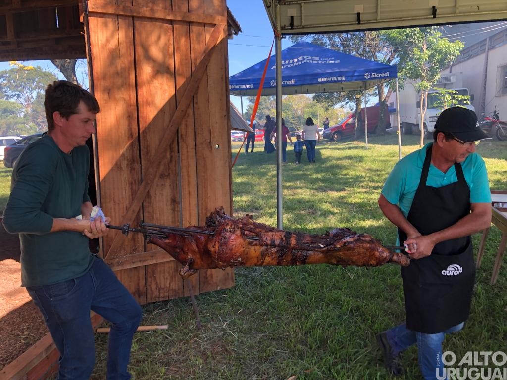 9ª Festa do Porco reúne grande público em Erval Seco