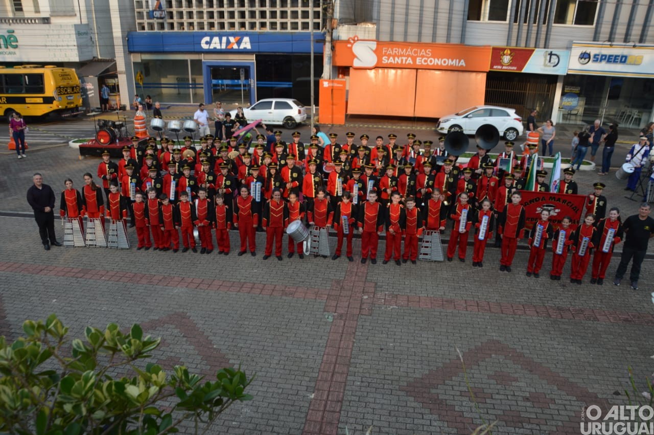 Frederico Westphalen realiza encontro de bandas marciais