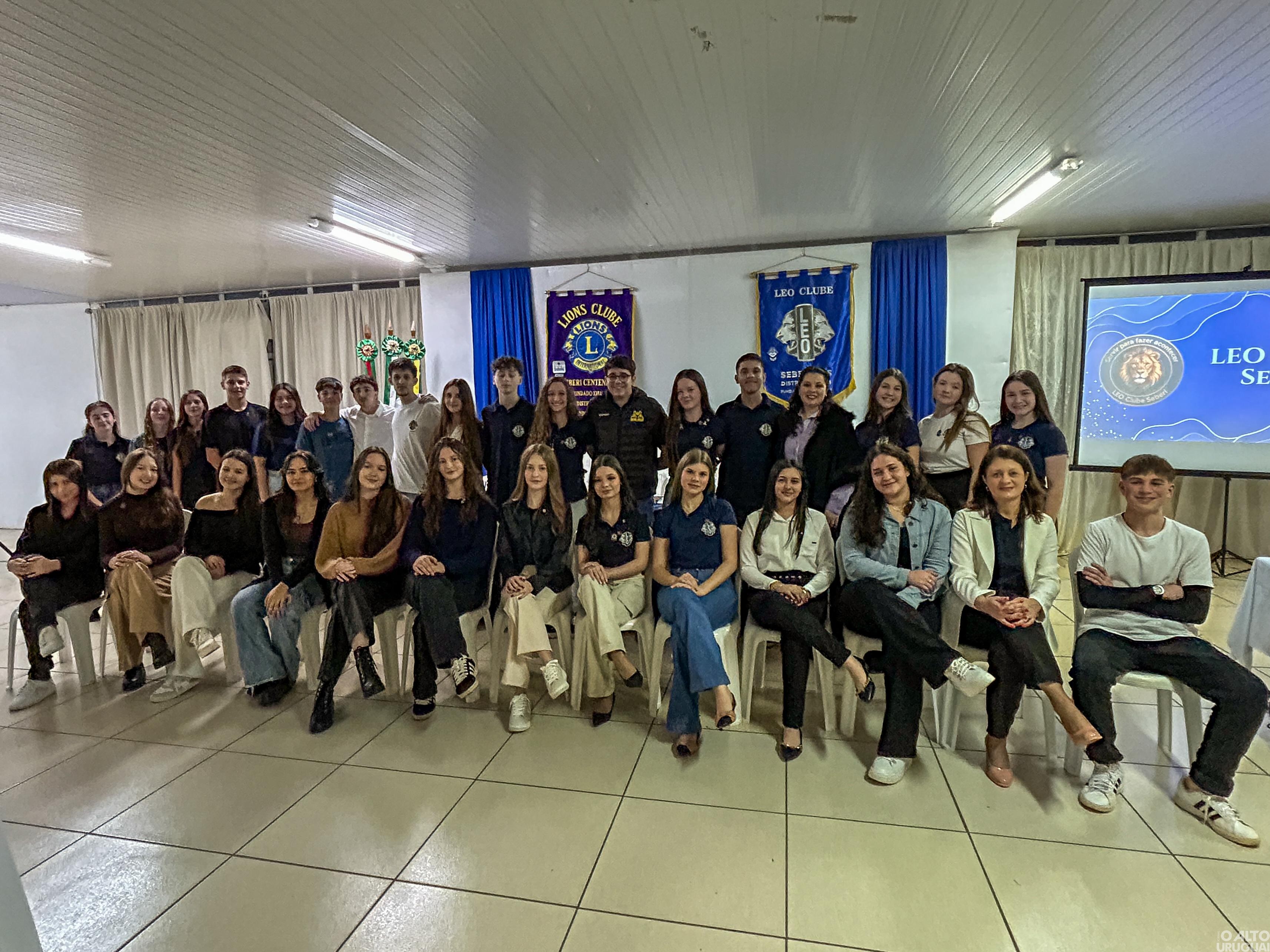 Mariana May Argenta assume a presidência do LEO Clube de Seberi