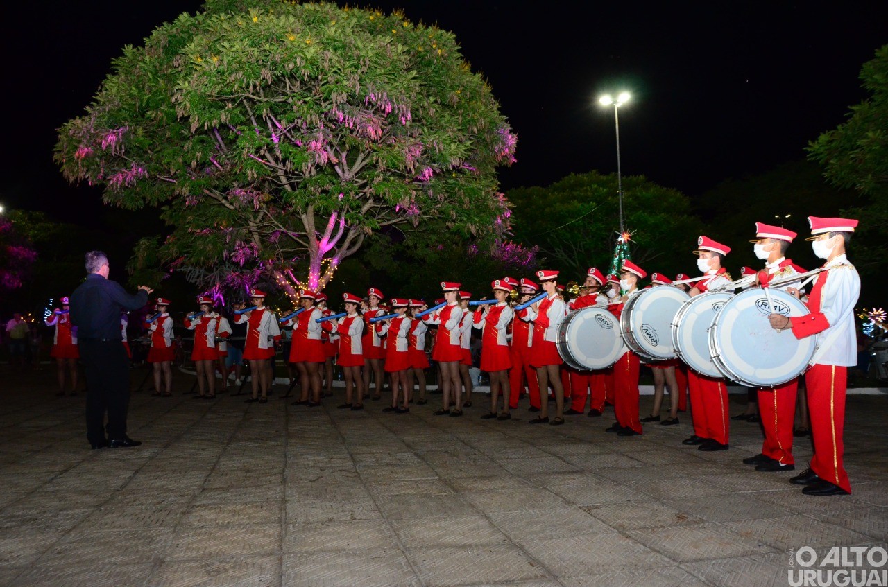 Coral e Banda Municipal abrem Programação Natalina