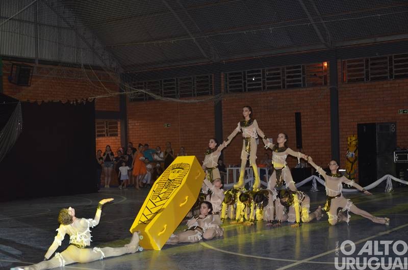 Magia da Patinação apresenta espetáculo de fim de ano