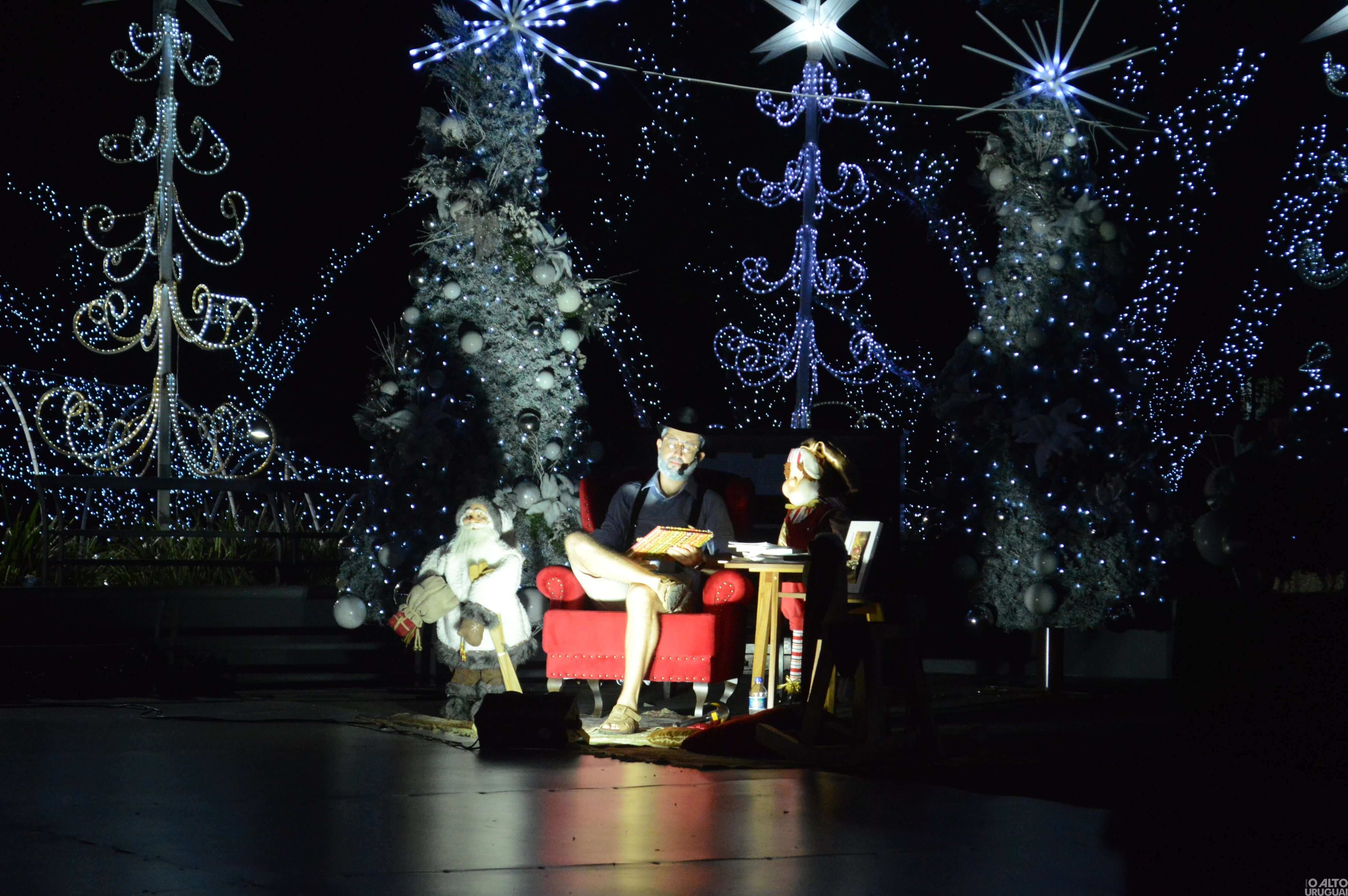 Árvore Cantante encanta noite do Frederico em Luz