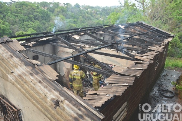 FW: Bombeiros atendem mais um incêndio em residência