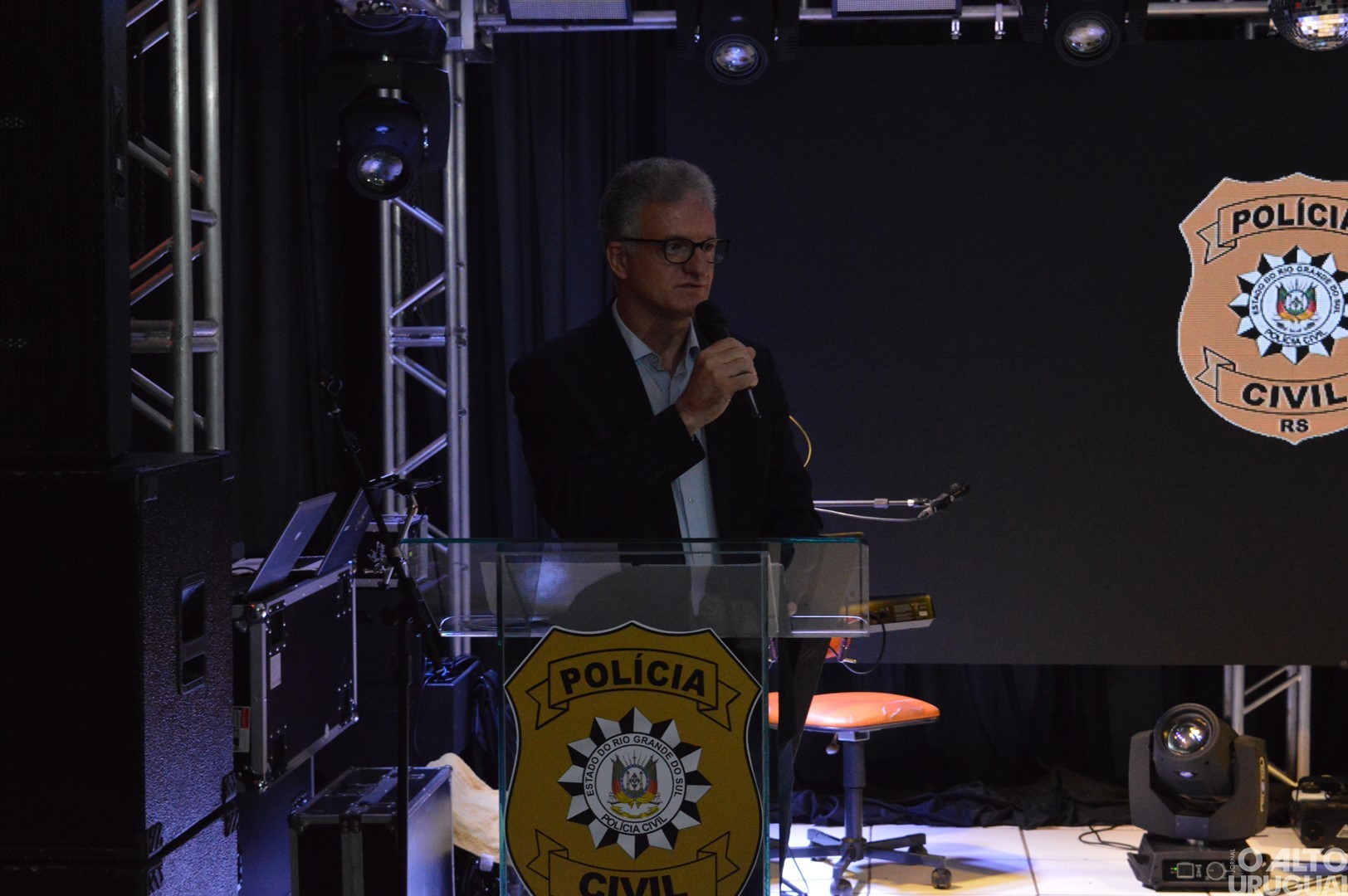 Baile Golden Night homenageia parceiros da Polícia Civil