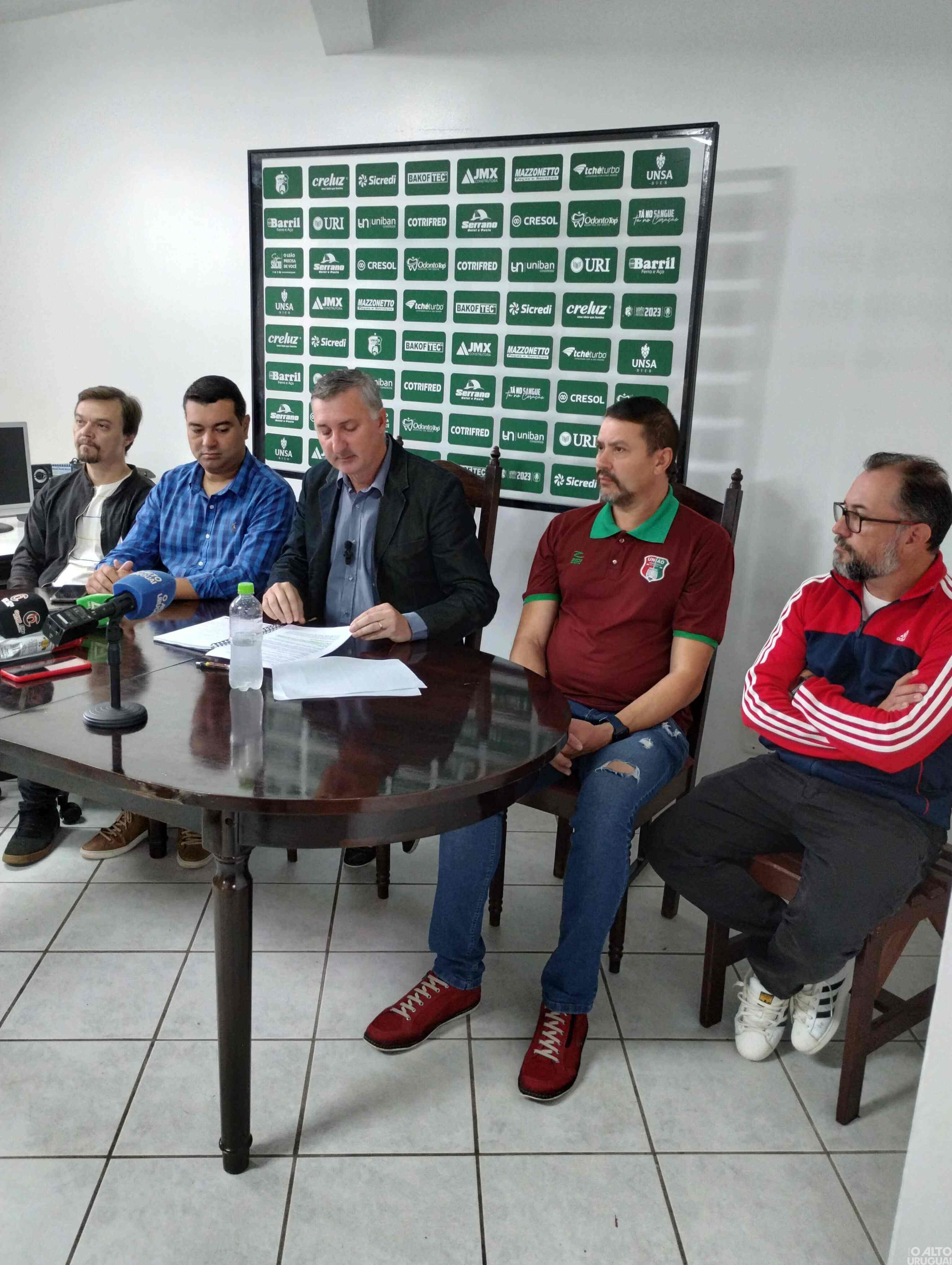 "É o momento de focarmos no campo"