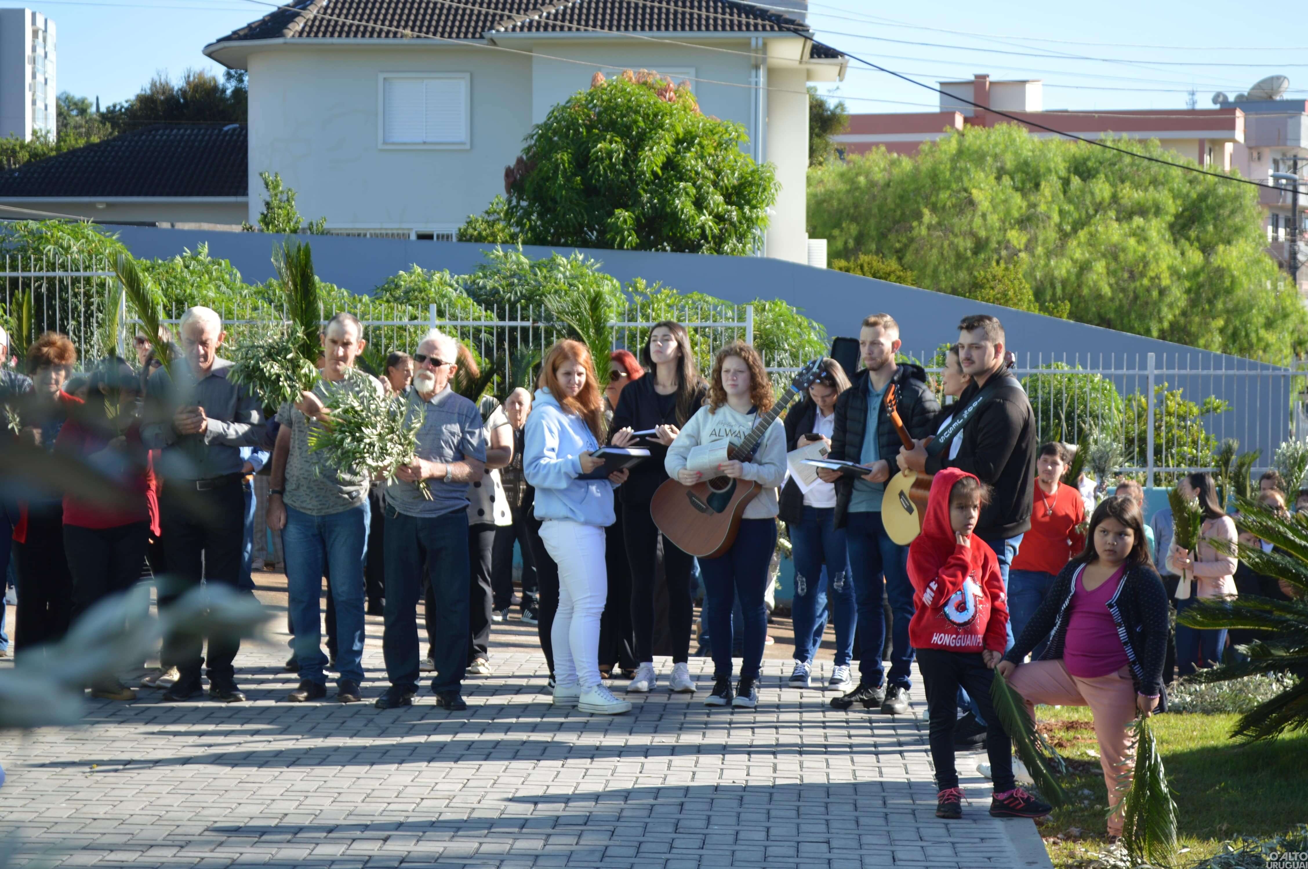 Celebração de Ramos reúne grande número de fiéis em FW
