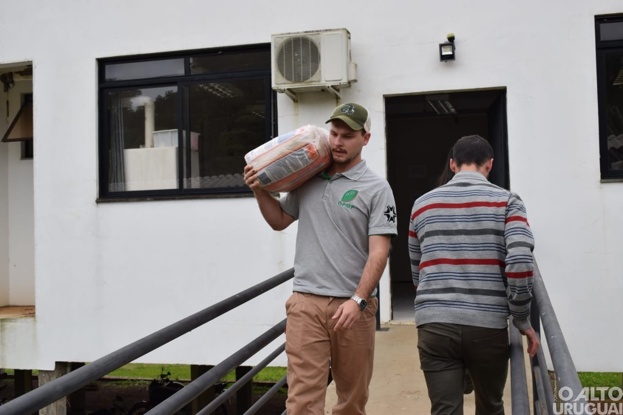 DTG Vaqueano Blau Nunes entrega alimentos a entidades de FW