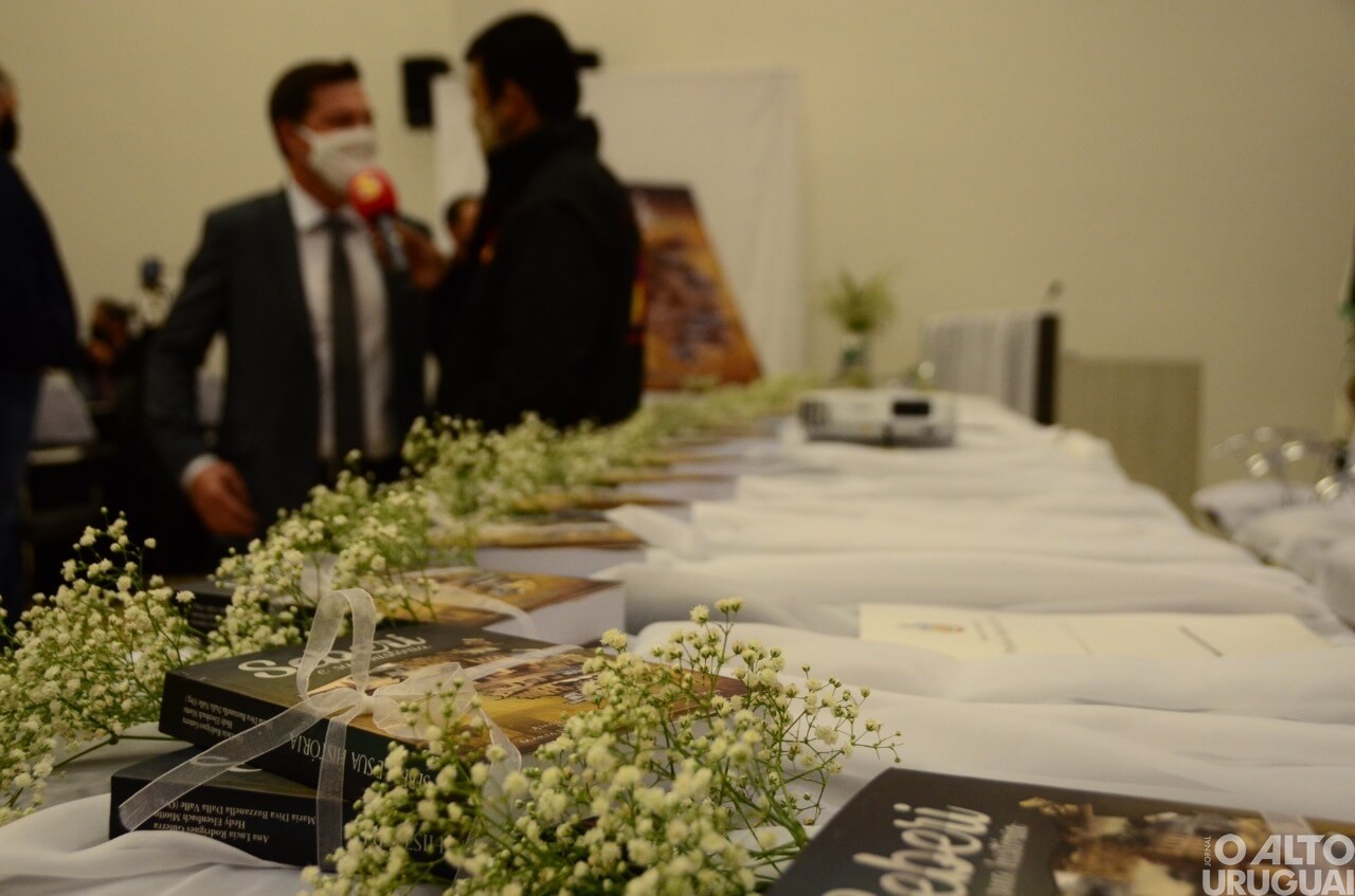 Lançamento de livro marca abertura das festividades dos 62 anos de Seberi