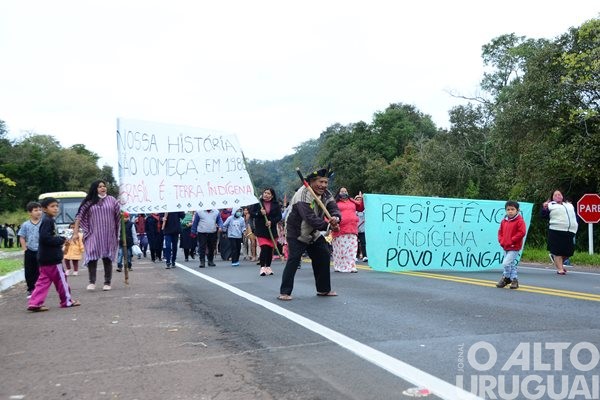 Indígenas voltam a bloquear a BR-386 em Iraí