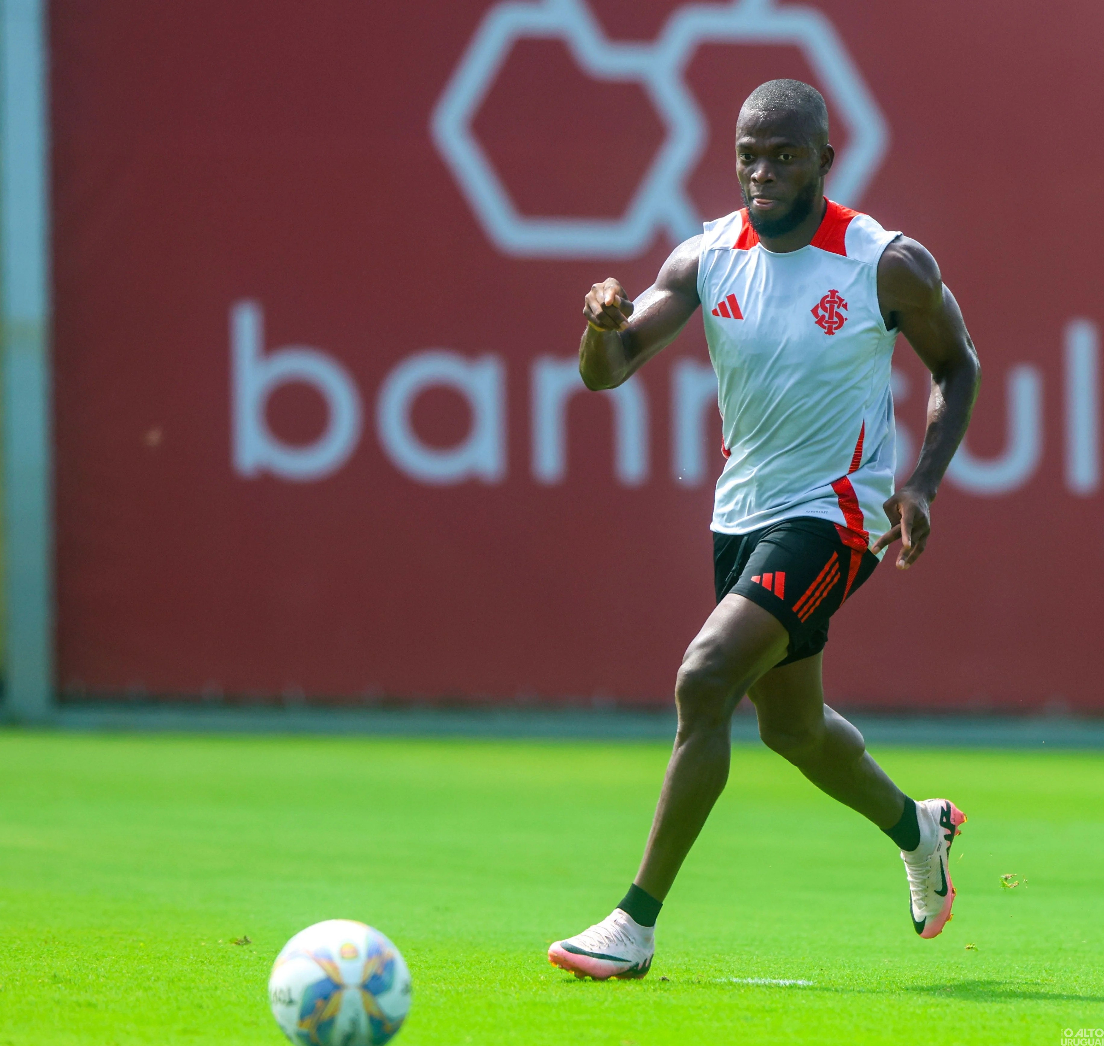 Inter viaja até Caxias para o primeiro desafio das semifinais