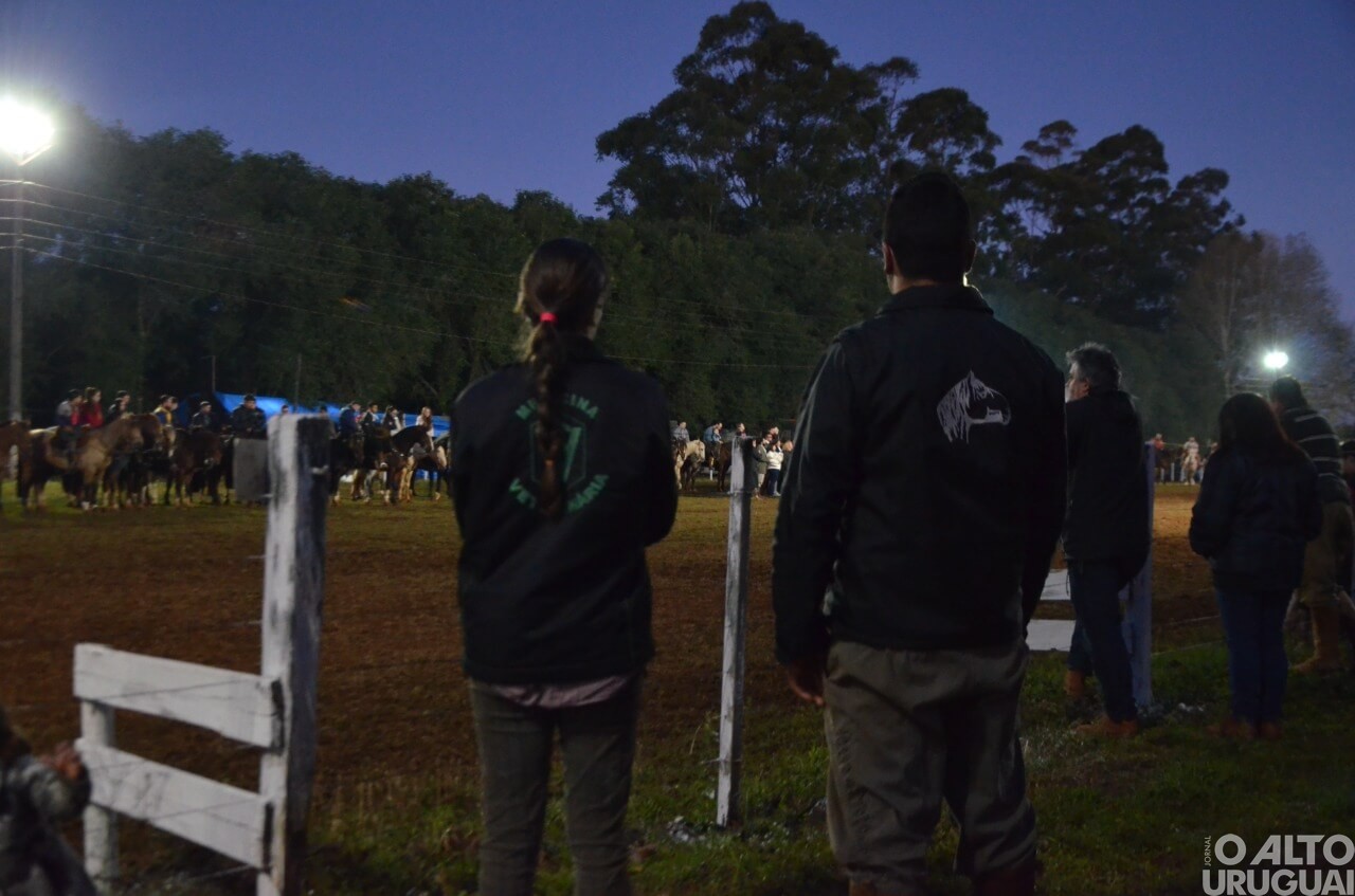 Oração da Ave-Maria marca abertura oficial do Rodeio Crioulo de FW