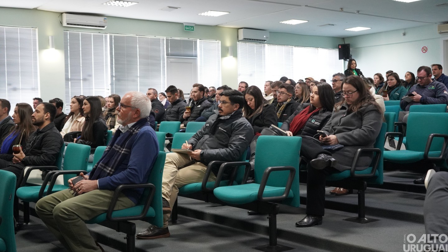 Cotrifred marca presença no Fórum do Meio Ambiente