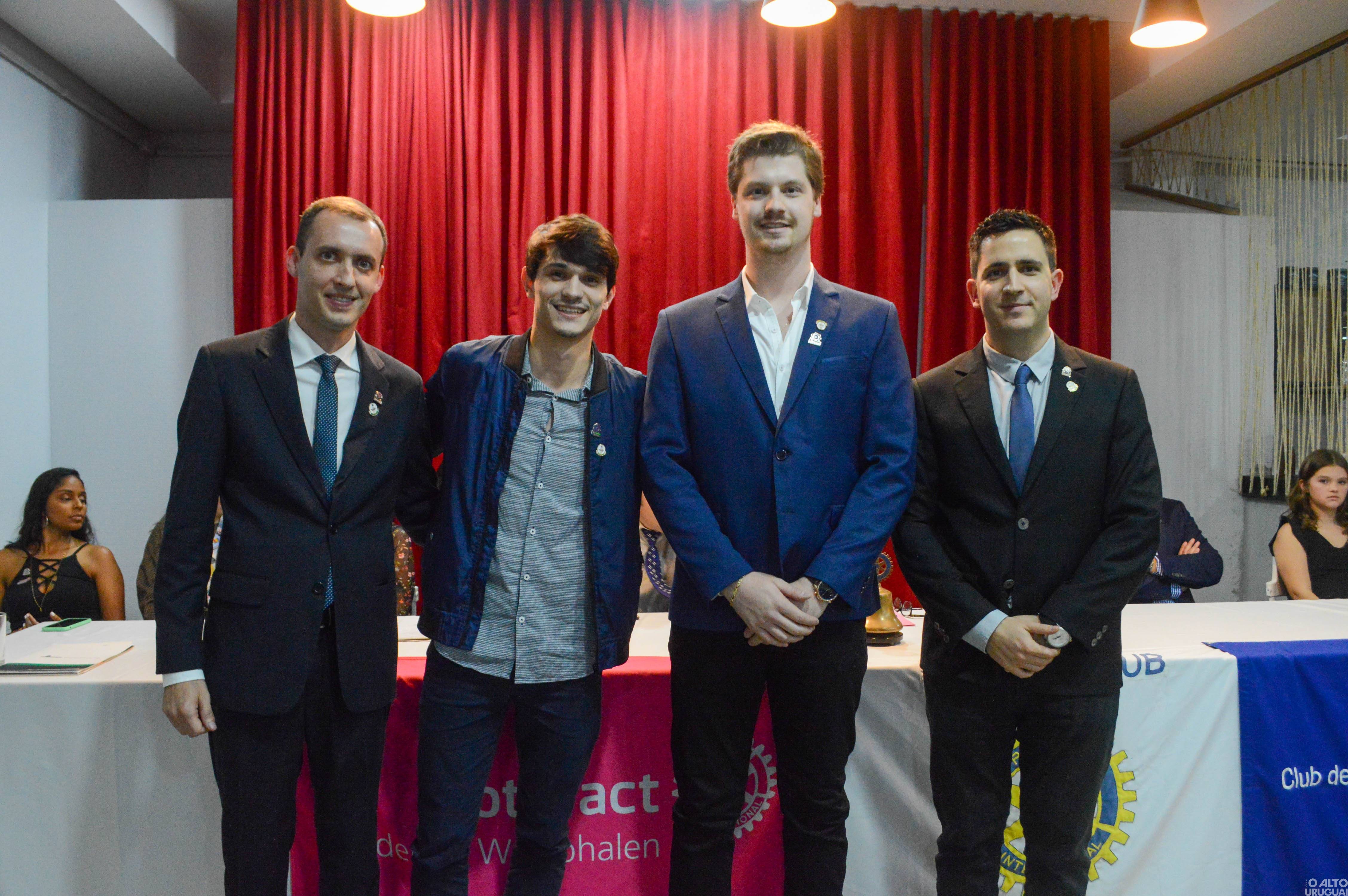 Novas diretorias dos Rotarys tomam posse em FW